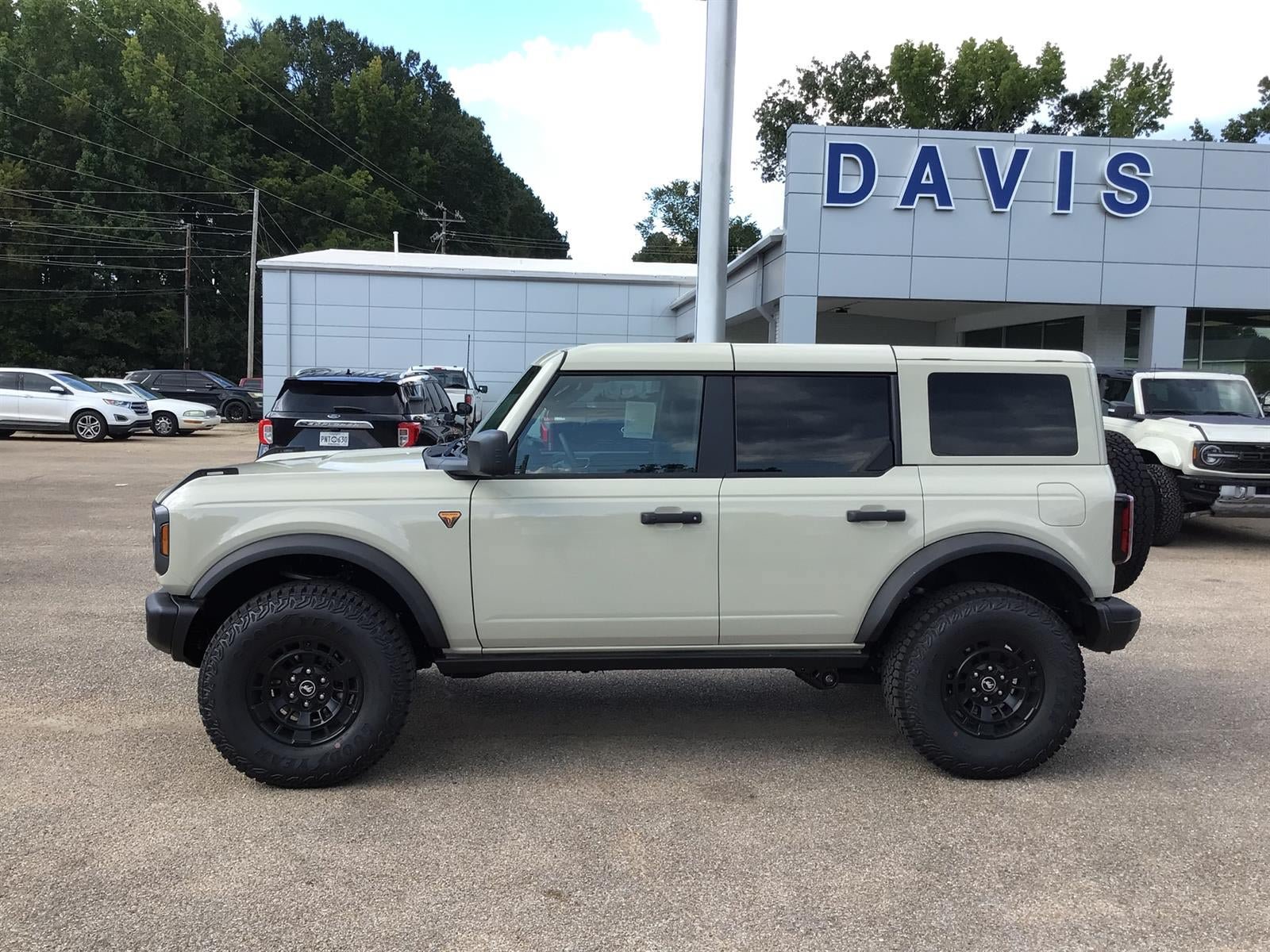 New 2026 Ford Bronco Badlands AWD/4WD image 3