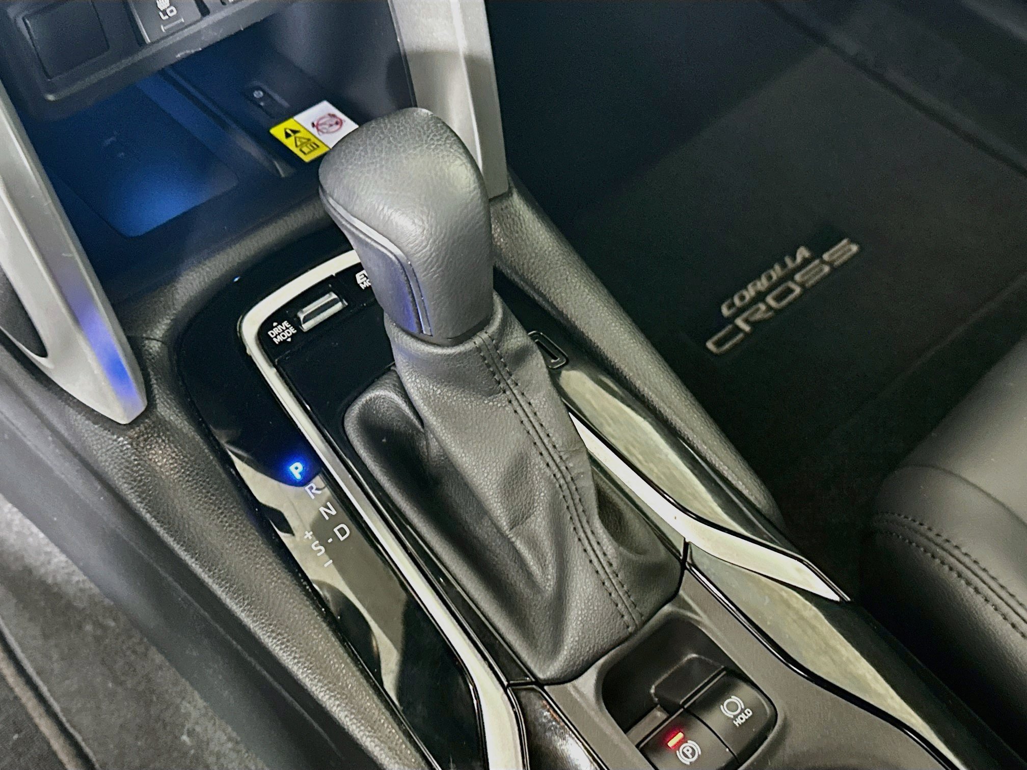 Certified 2023 Toyota Corolla Cross AWD Hybrid w/ Convenience Package image 21