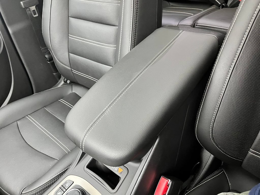 Used 2024 GMC Terrain Denali w/ Denali Premium Package AWD/4WD image 31