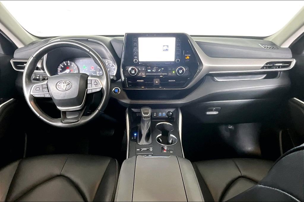 Used 2022 Toyota Highlander XLE image 15