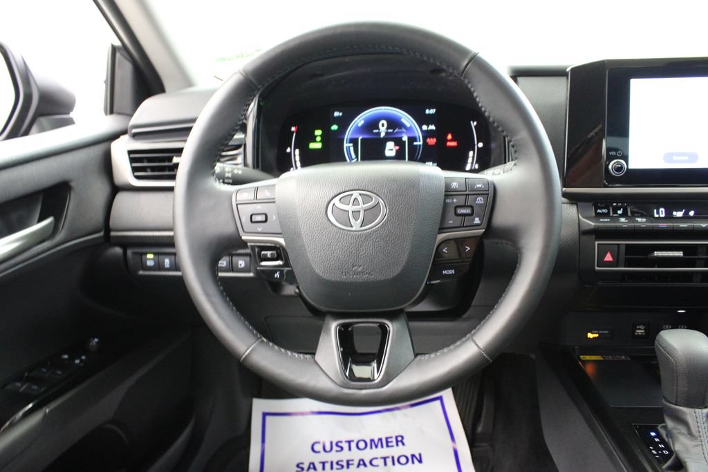 Used 2025 Toyota Camry LE w/ Convenience Package FWD image 22