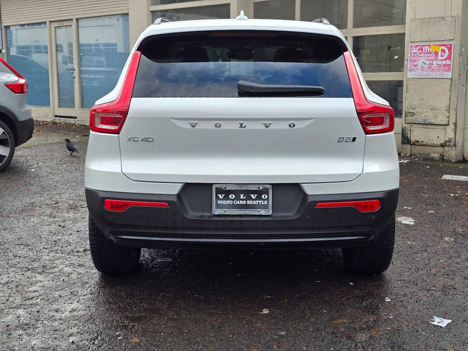 Certified 2024 Volvo XC40 B5 Ultimate w/ Climate Package image 5