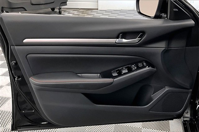 New 2025 Nissan Altima 2.5 SR w/ SR Premium Package image 29