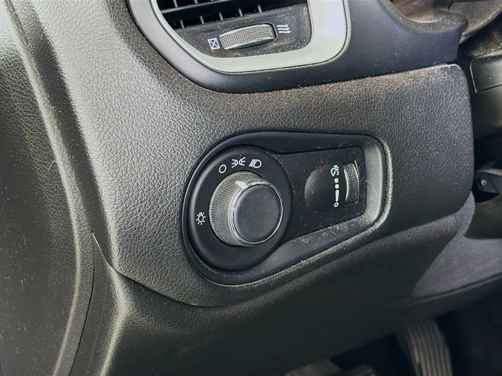 Used 2020 Jeep Renegade Sport FWD image 12