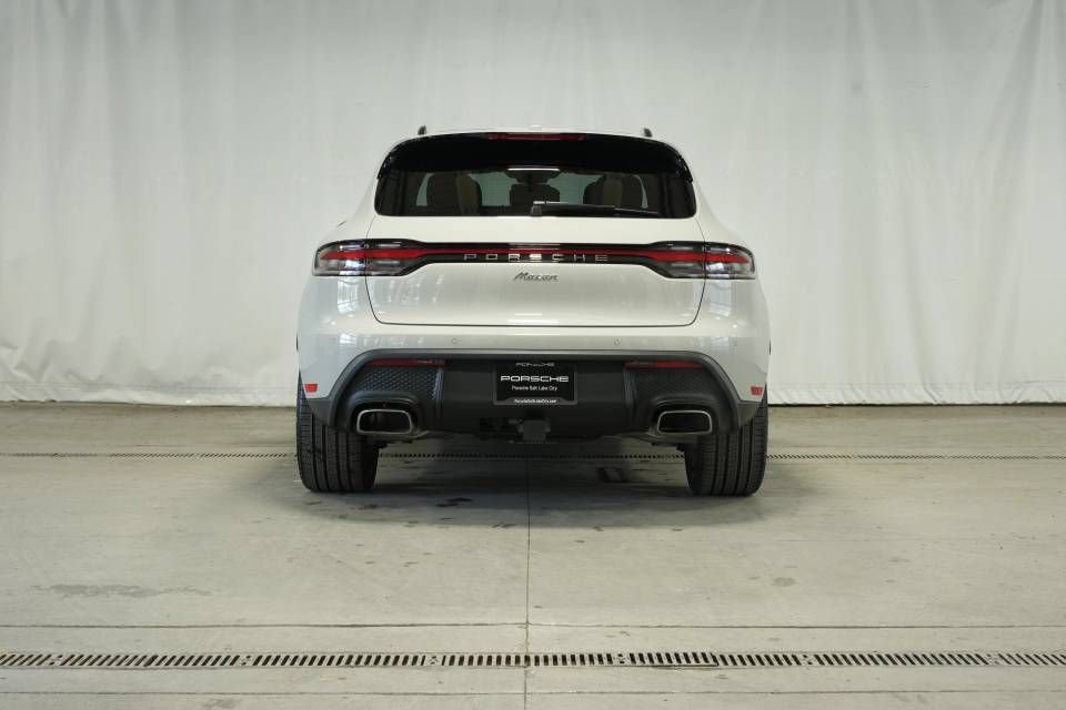 Certified 2026 Porsche Macan AWD/4WD image 6