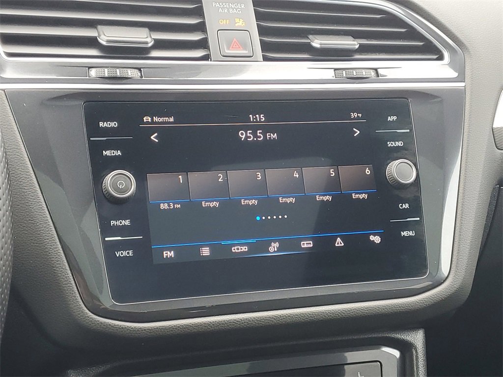 Used 2022 Volkswagen Tiguan SE R-Line image 26