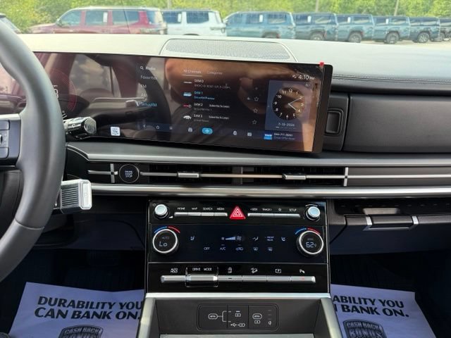 Used 2025 Hyundai Santa Fe SEL w/ Tow & Go Package FWD image 18