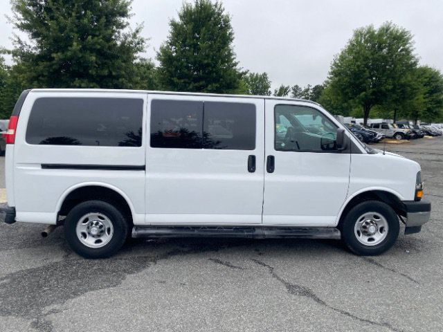 Used 2018 Chevrolet Express 3500 LT w/ LT Preferred Equipment Group RWD image 3