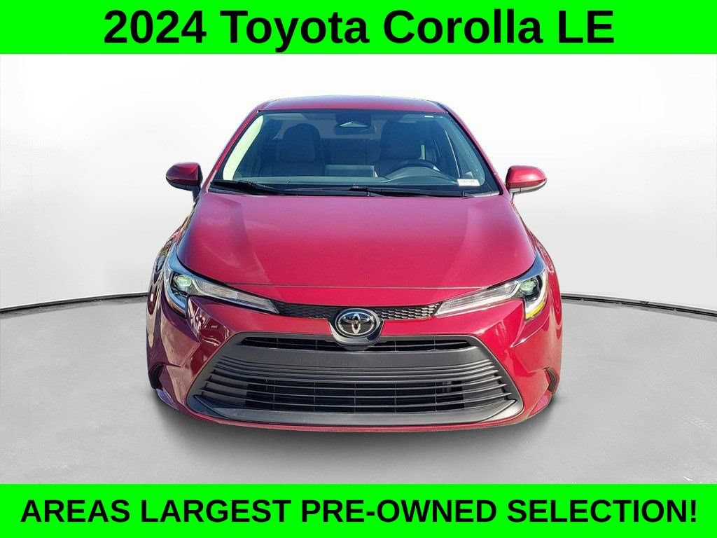 Used 2024 Toyota Corolla LE FWD image 2