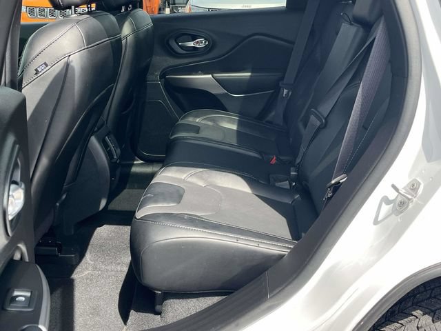 Used 2022 Jeep Cherokee Latitude Lux w/ Sun & Sound Group AWD/4WD image 16