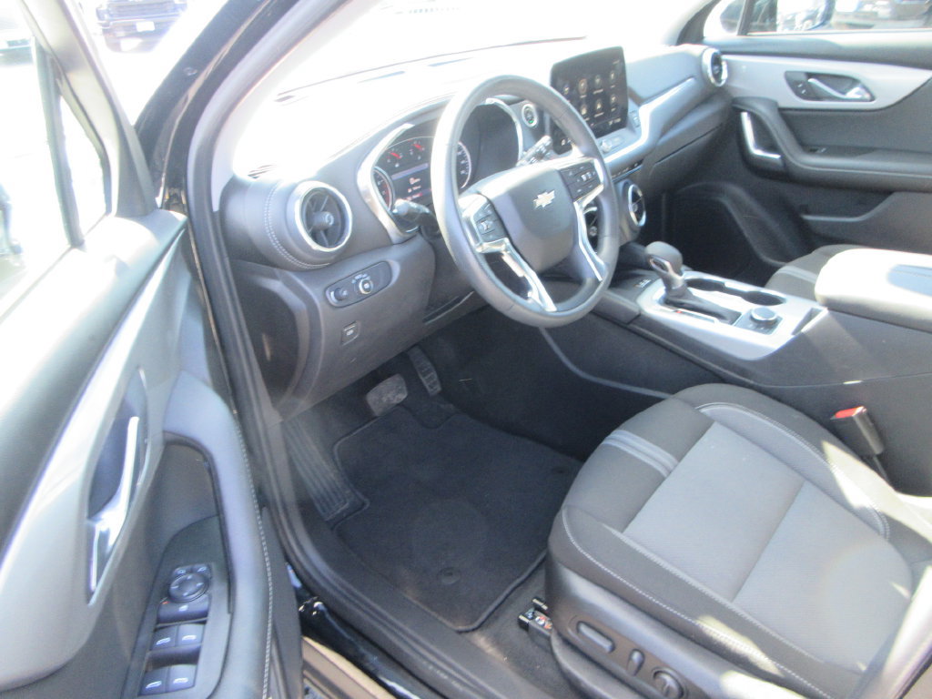 Used 2024 Chevrolet Blazer LT w/ Convenience Package FWD image 12