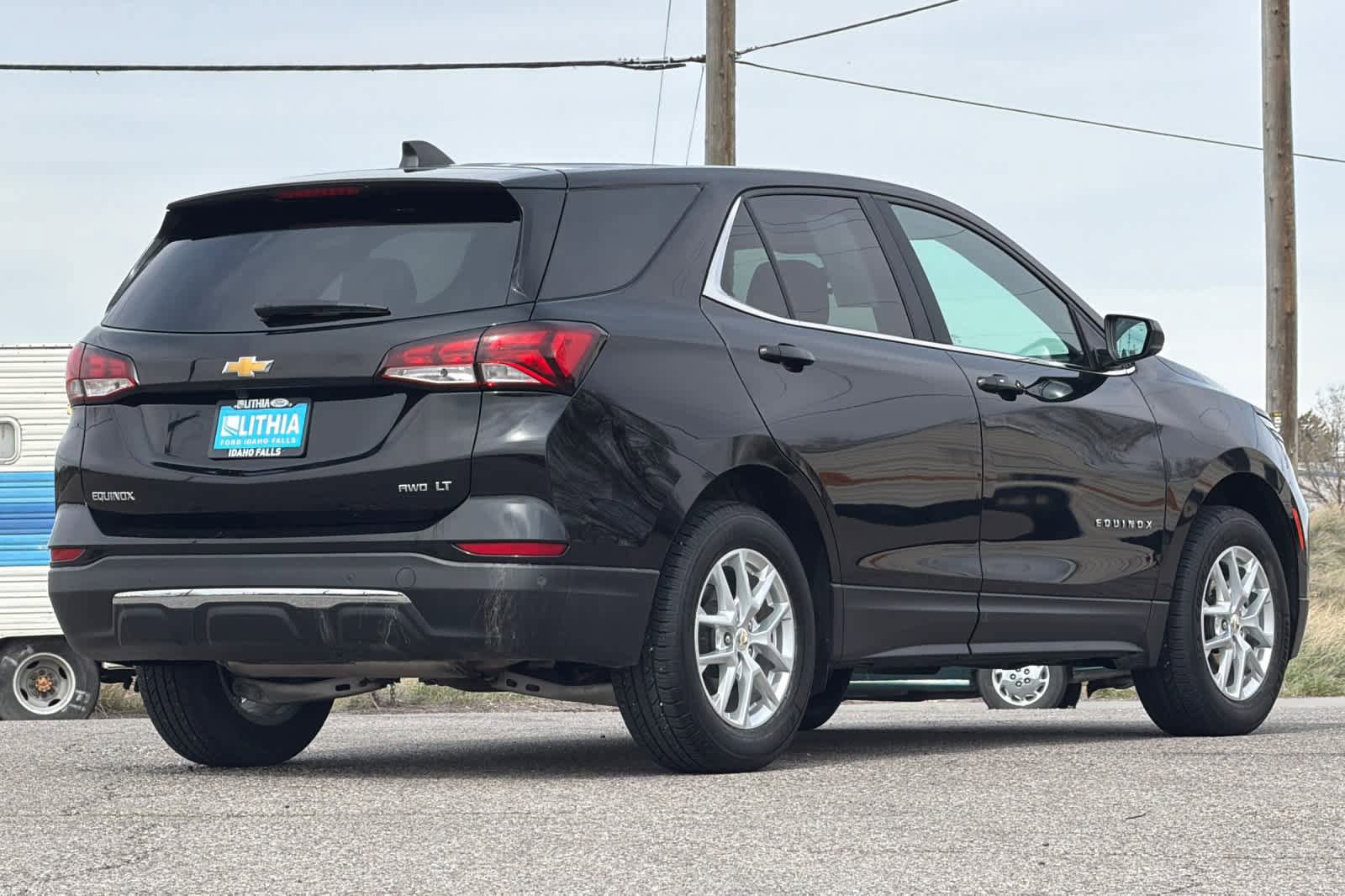 Used 2024 Chevrolet Equinox LT AWD/4WD image 2