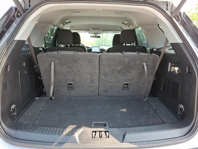 Used 2023 Ford Explorer XLT AWD/4WD image 29