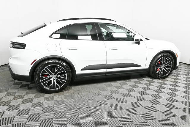New 2025 Porsche Macan 4S Electric image 34
