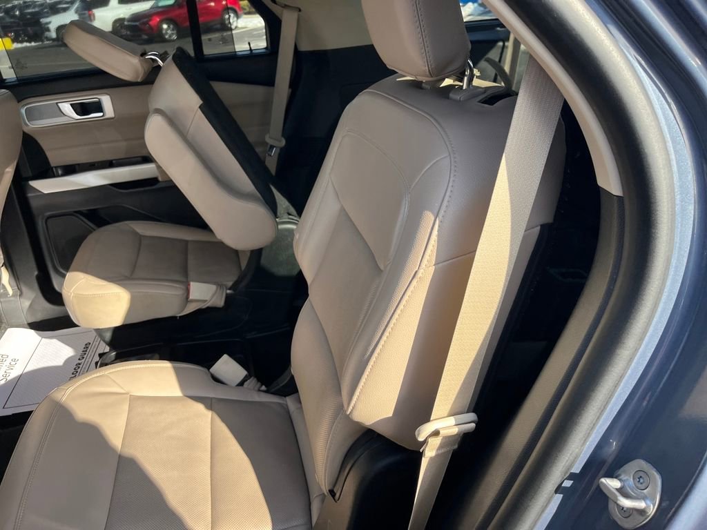 Used 2021 Ford Explorer Limited w/ Equipment Group 301A image 22