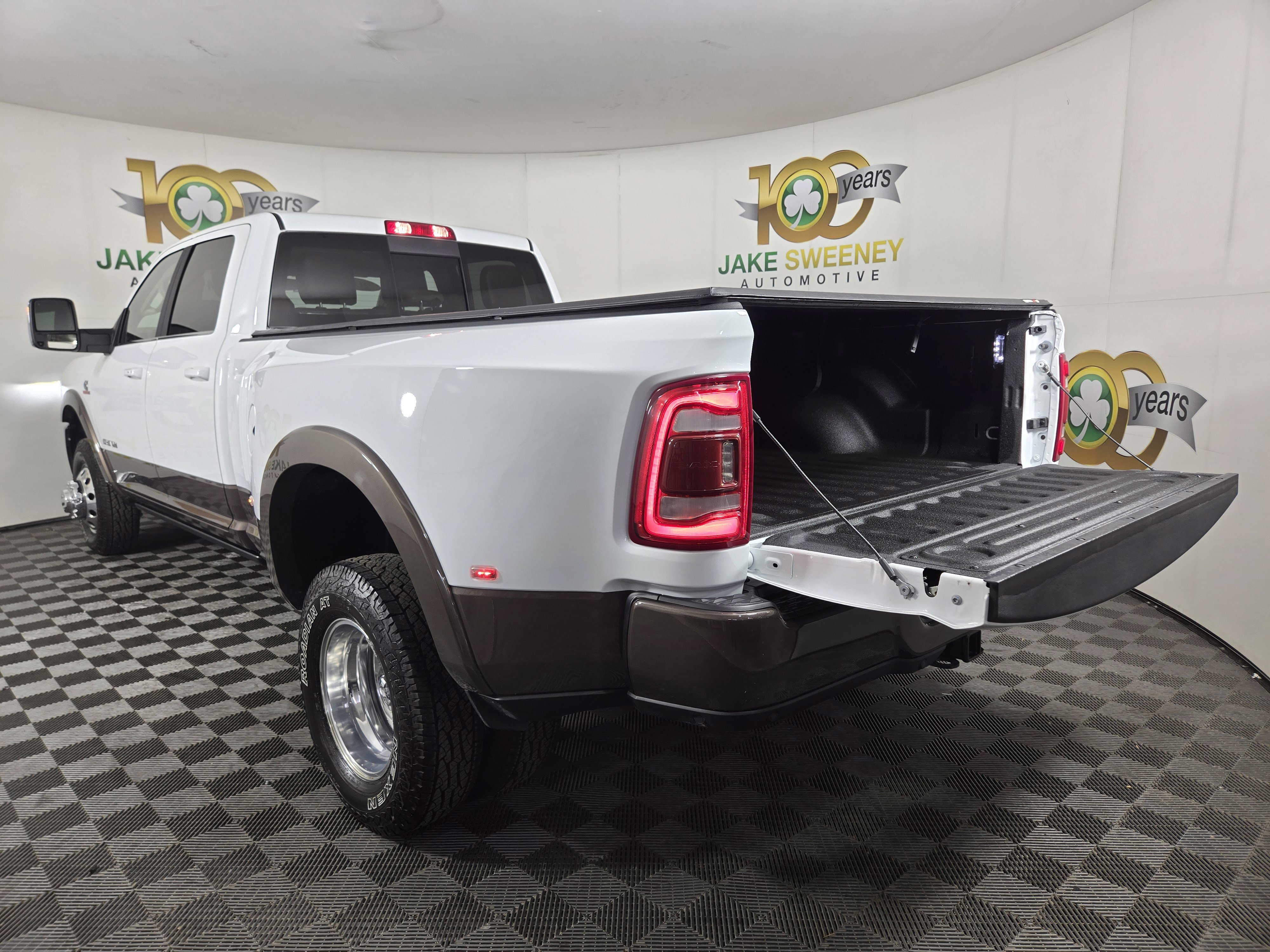 Used 2024 RAM 3500 Limited image 32