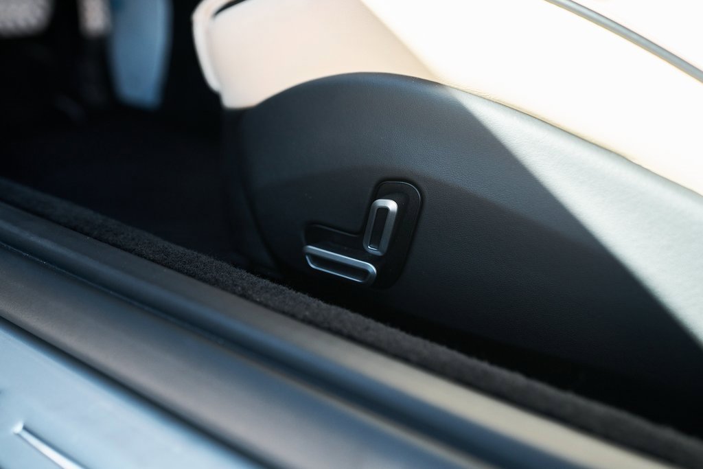 Used 2022 Ferrari Roma Base image 36