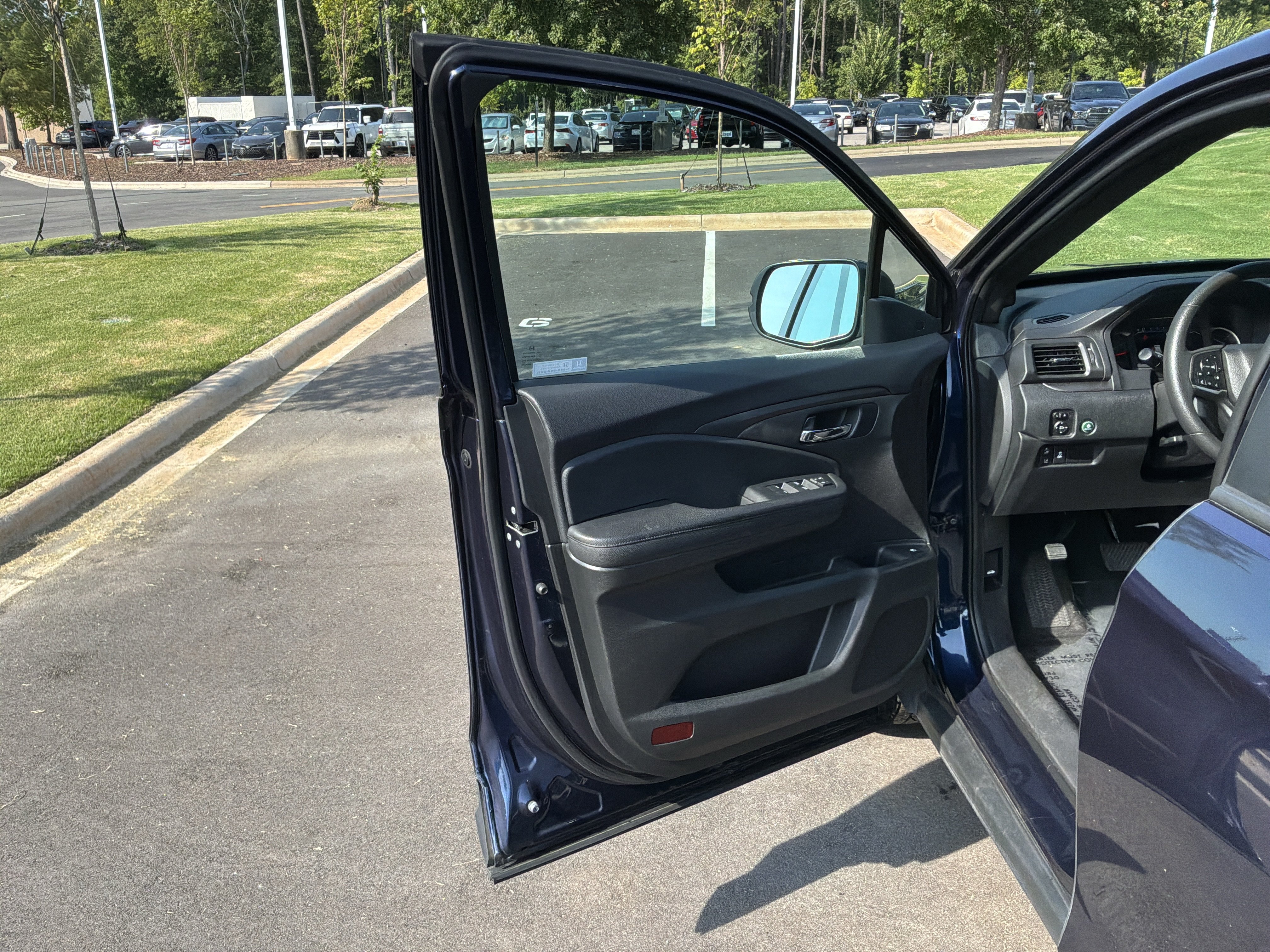 Used 2022 Honda Pilot Sport image 14