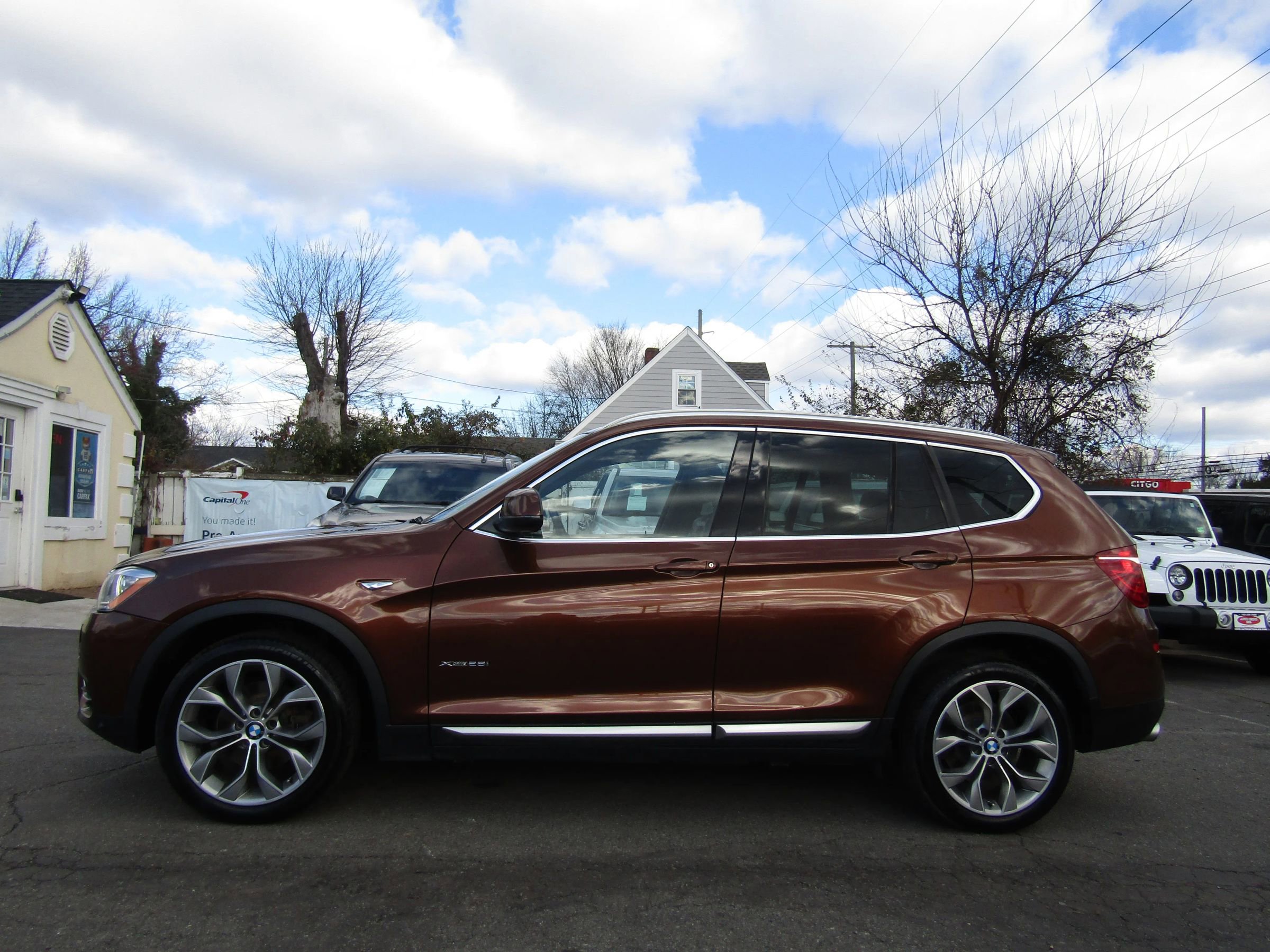 Used 2017 BMW X3 xDrive28i image 4