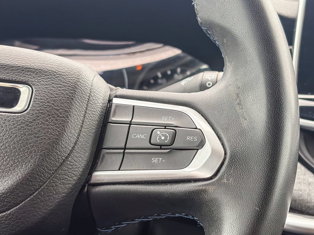 Used 2022 Jeep Compass Latitude FWD image 19