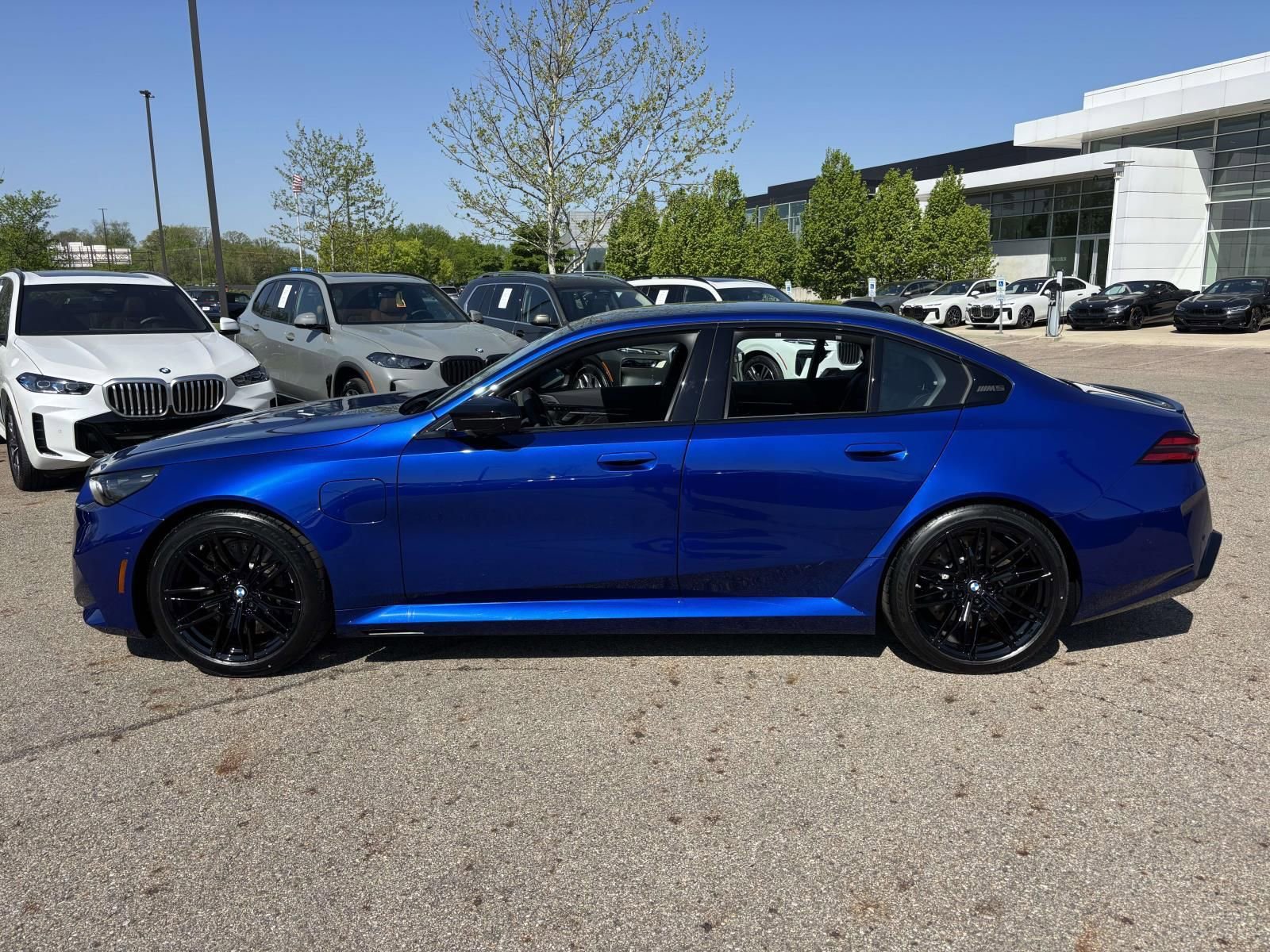 New 2026 BMW M5 w/ Executive Package AWD/4WD image 8