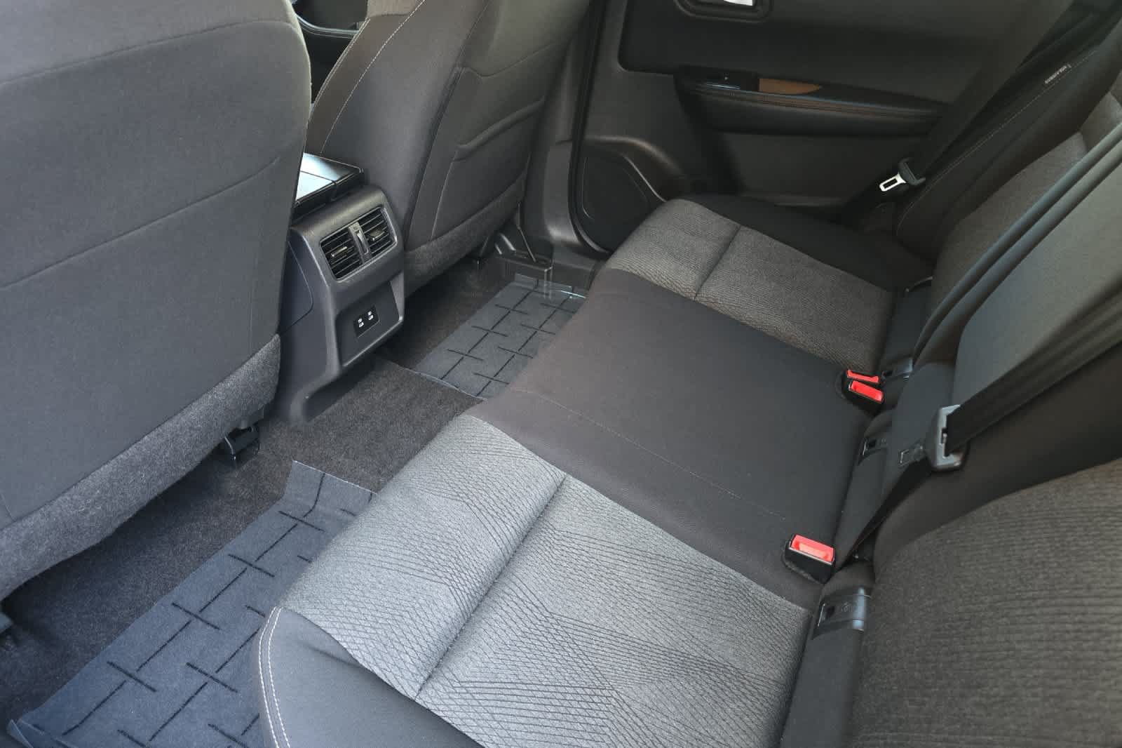 Used 2025 Nissan Rogue SV AWD/4WD image 4