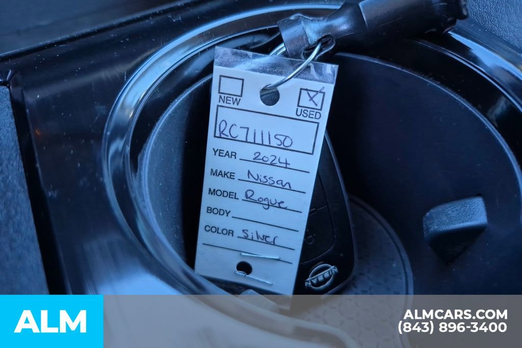 Used 2024 Nissan Rogue S image 35