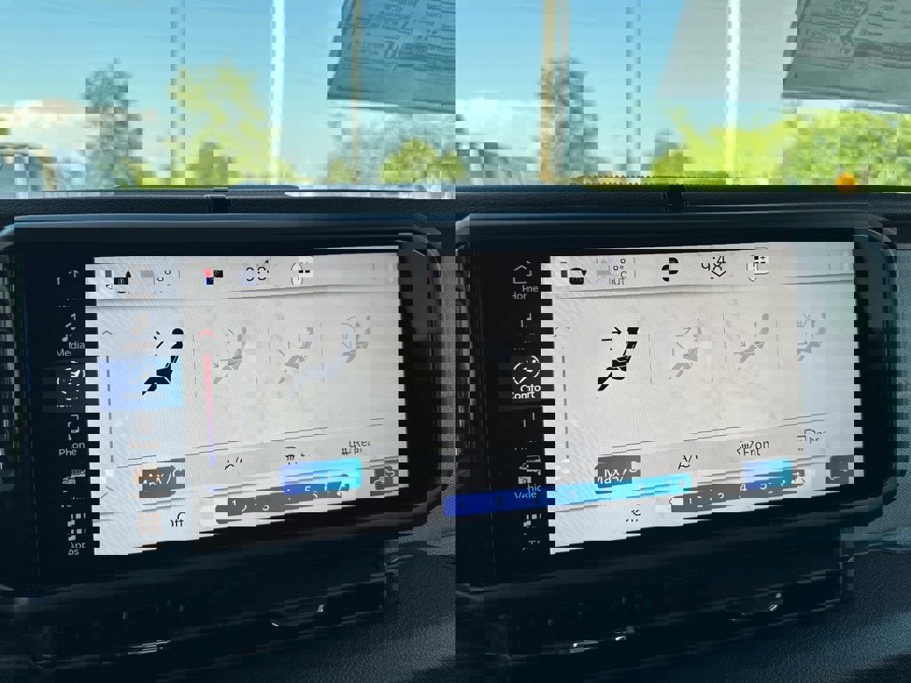 New 2025 Jeep Gladiator Sport image 25