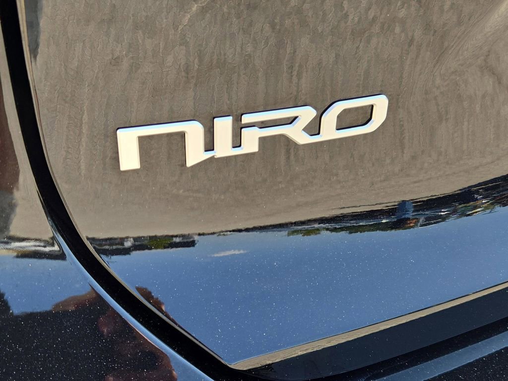 New 2025 Kia Niro SX image 11