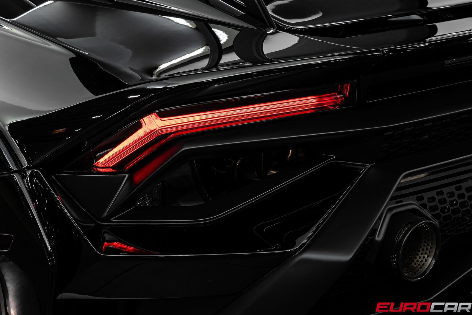 Used 2022 Lamborghini Huracan STO RWD image 23
