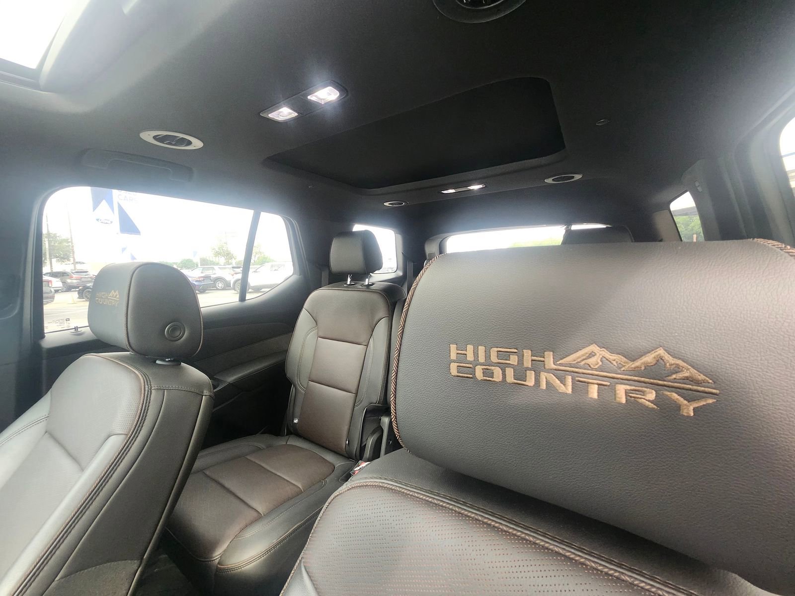 Used 2023 Chevrolet Traverse High Country FWD image 17