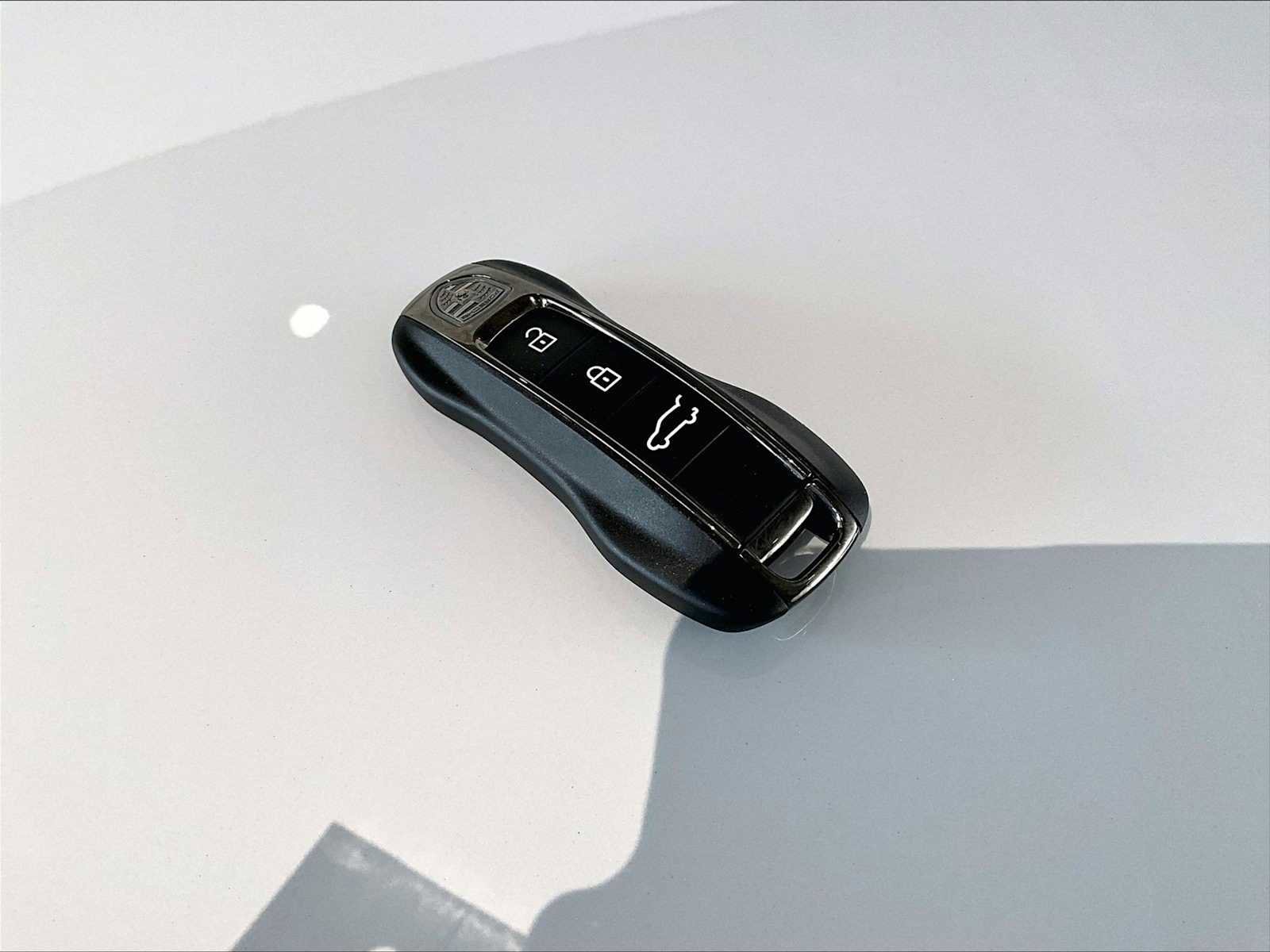 New 2026 Porsche Cayenne Turbo image 21