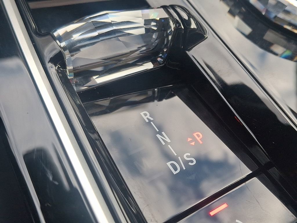 Used 2025 BMW 760i xDrive w/ Executive Package image 16