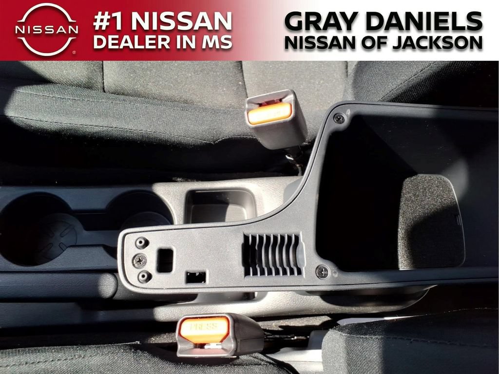 Certified 2025 Nissan Kicks Play S FWD image 21