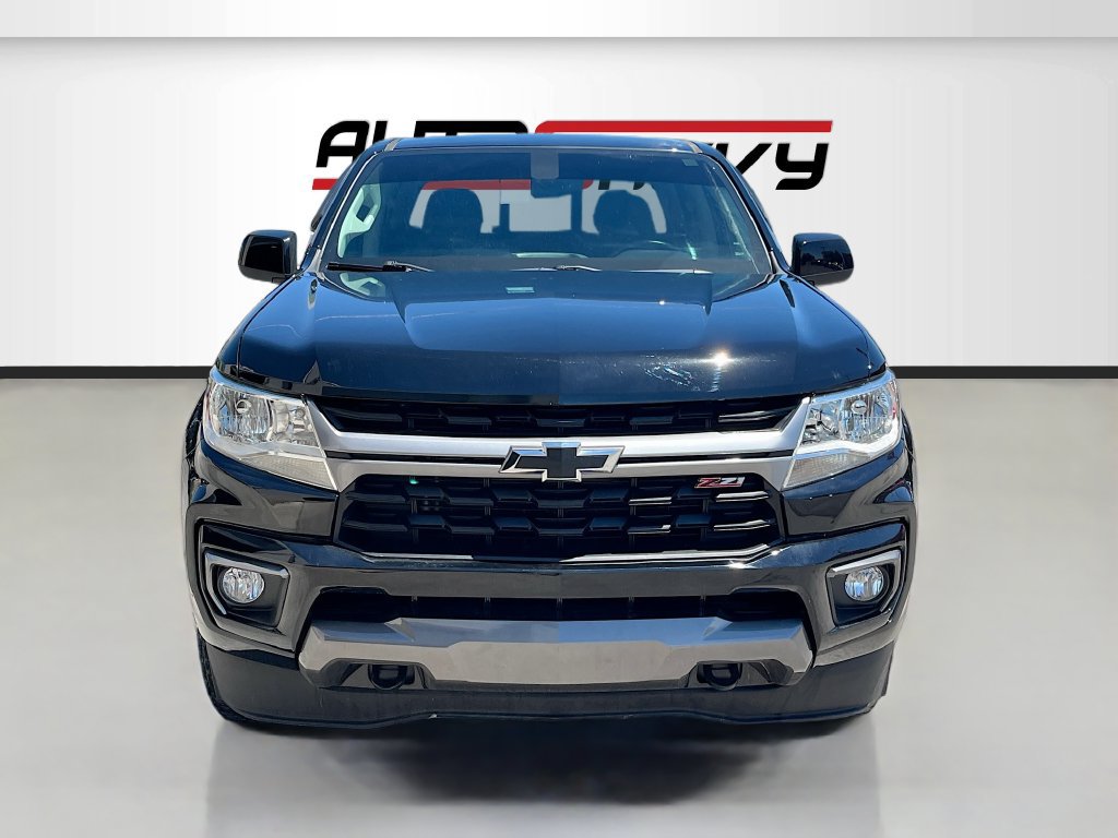 Used 2022 Chevrolet Colorado Z71 AWD/4WD image 2
