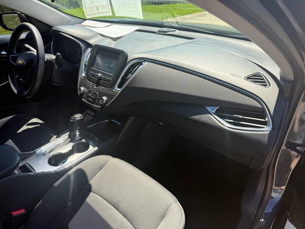 Used 2018 Chevrolet Malibu LT FWD image 23