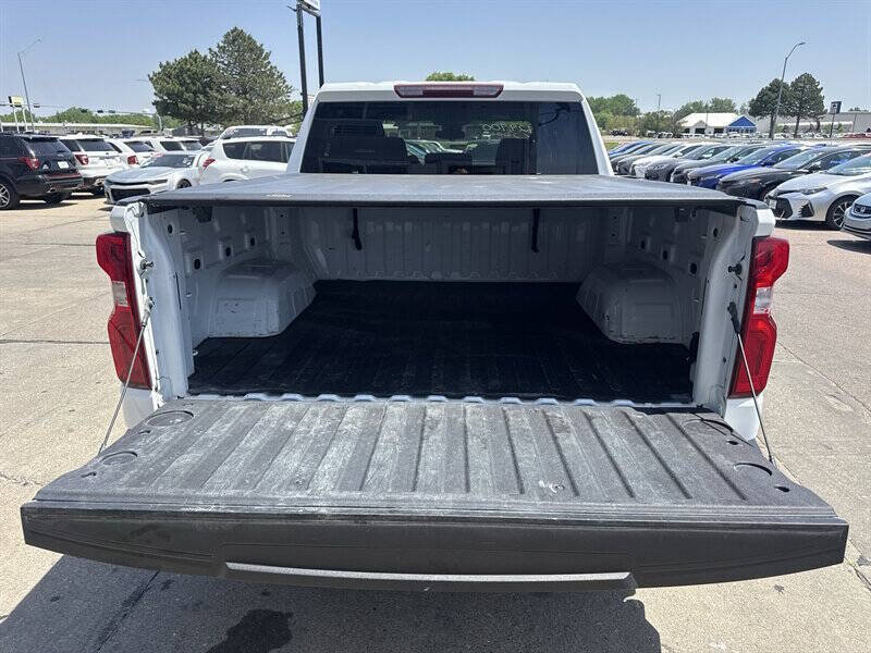 Used 2023 Chevrolet Silverado 1500 RST AWD/4WD image 21