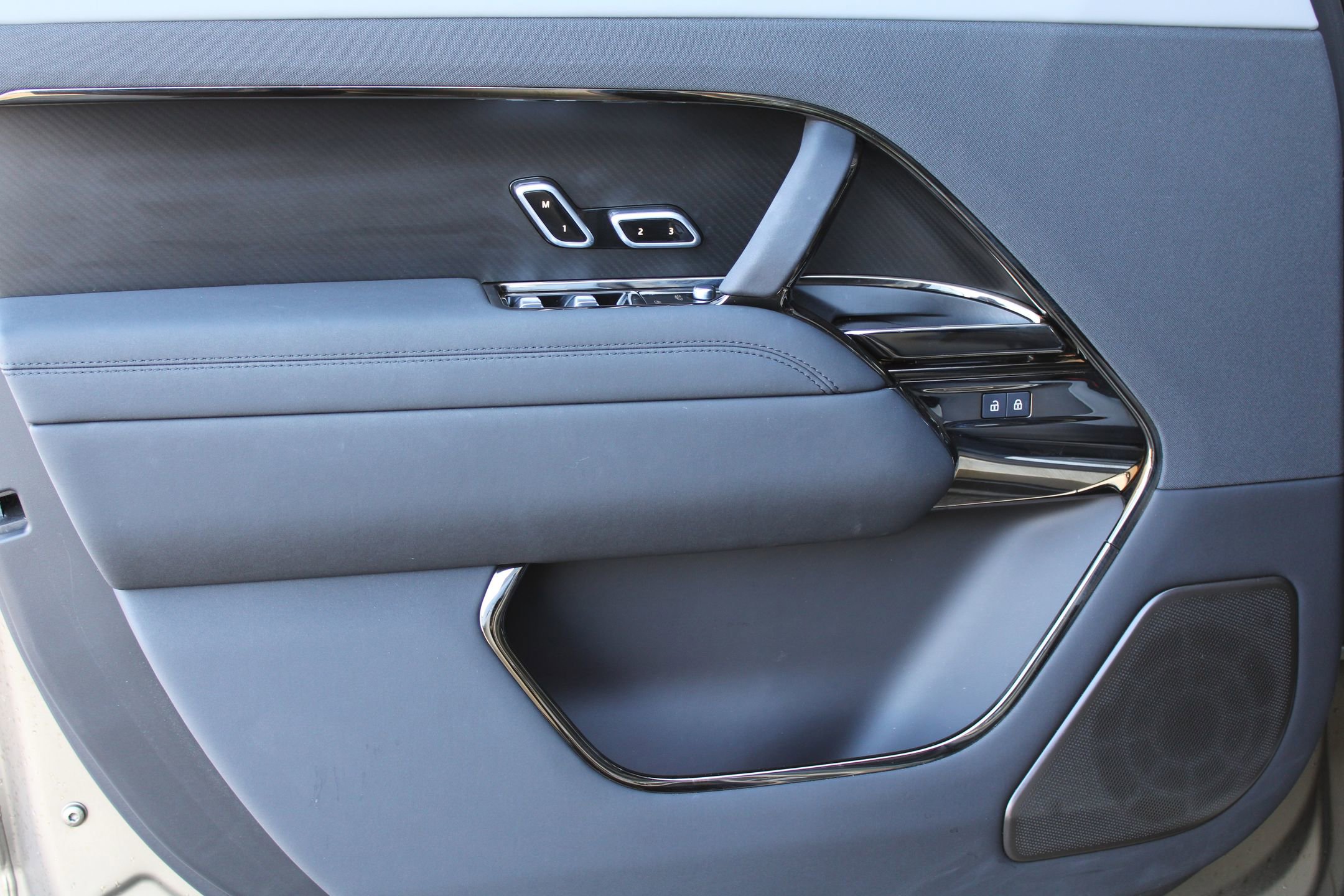 Used 2024 Land Rover Range Rover Sport SV Edition One Carbon Bronze image 9