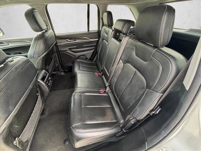 Used 2023 Jeep Grand Cherokee Limited image 20