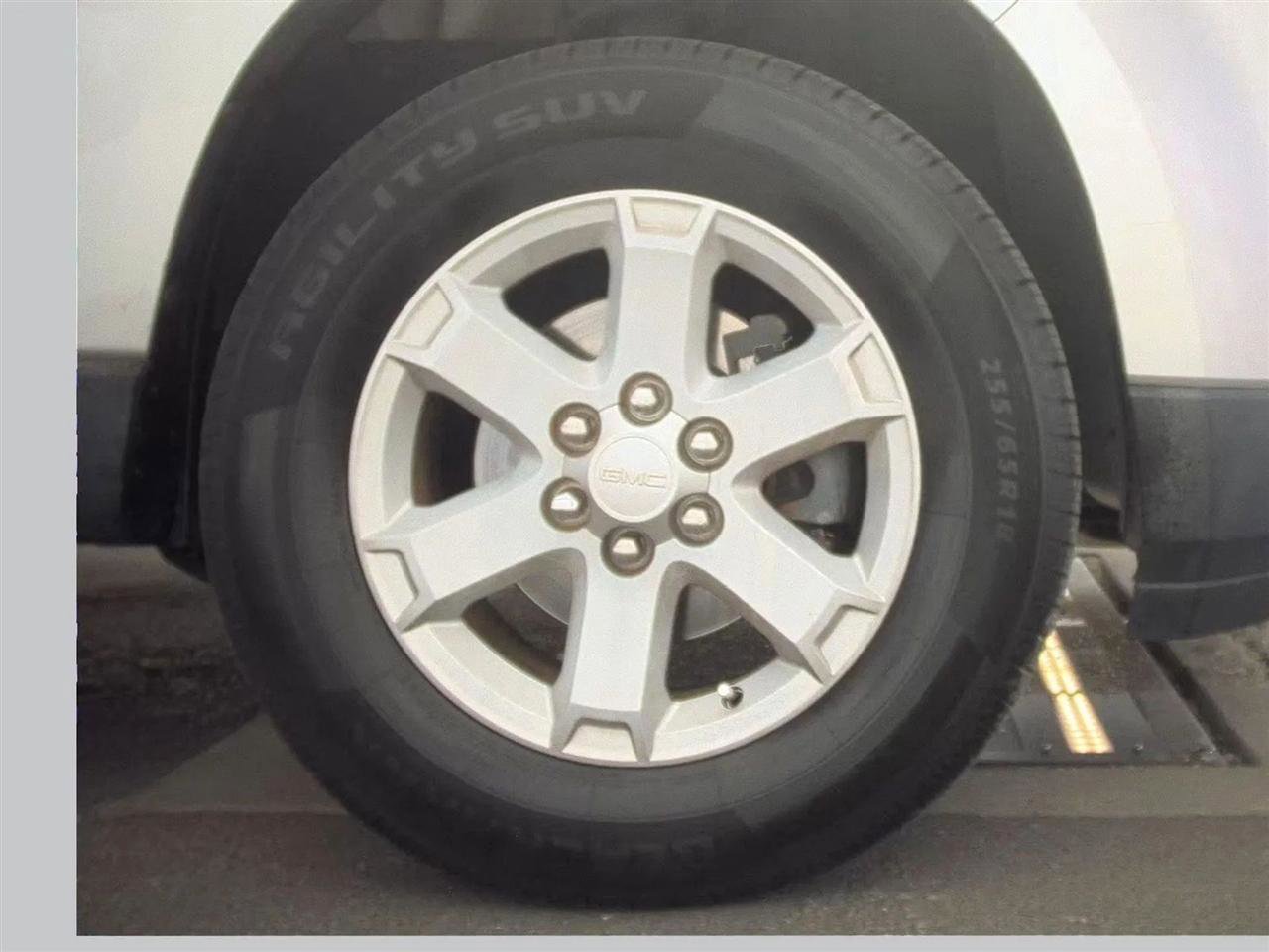 Used 2014 GMC Acadia SLE FWD image 10