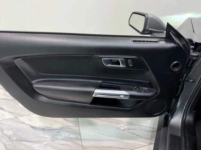 Used 2022 Ford Mustang EcoBoost image 11