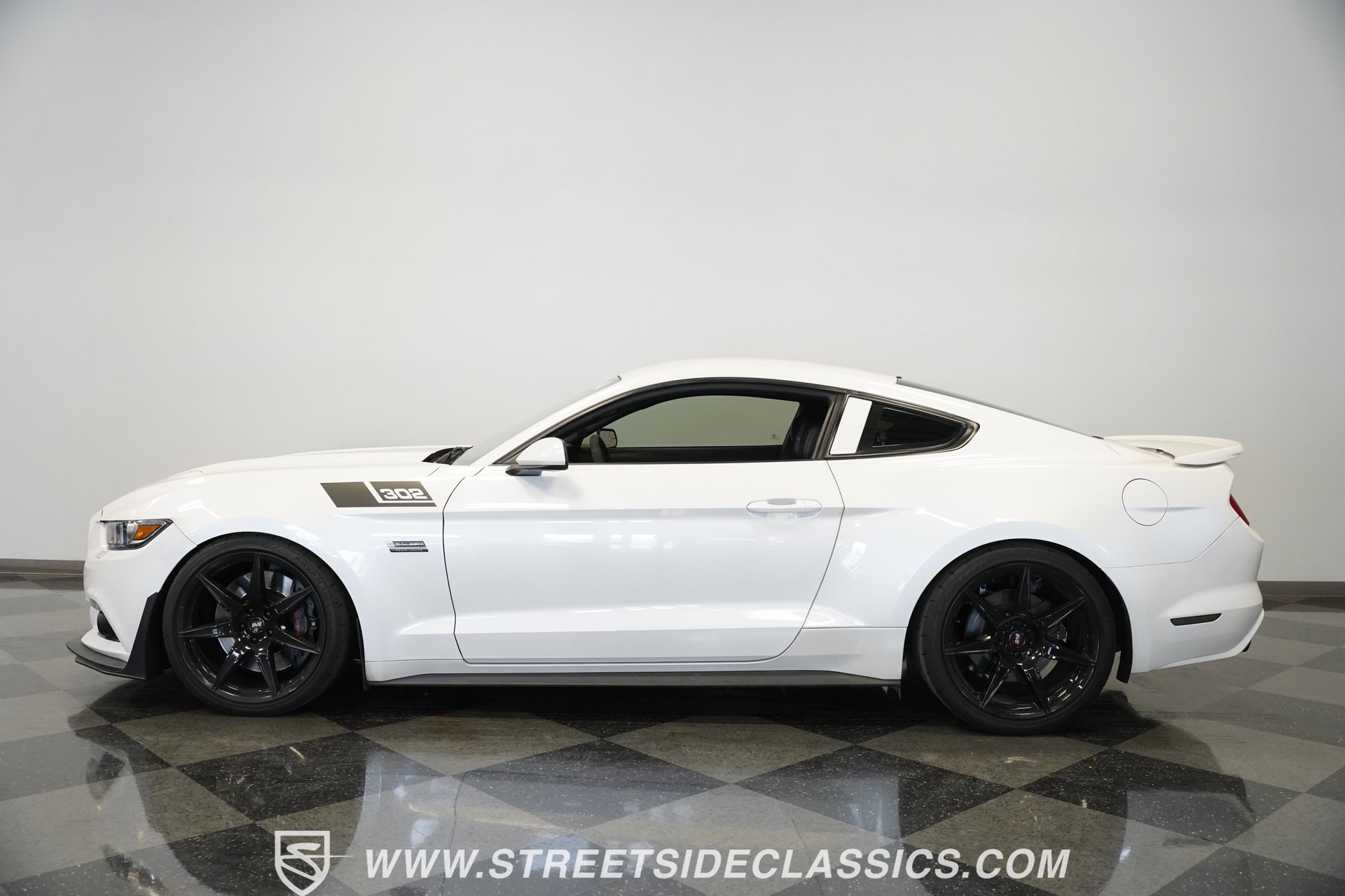 Used 2017 Ford Mustang GT image 2