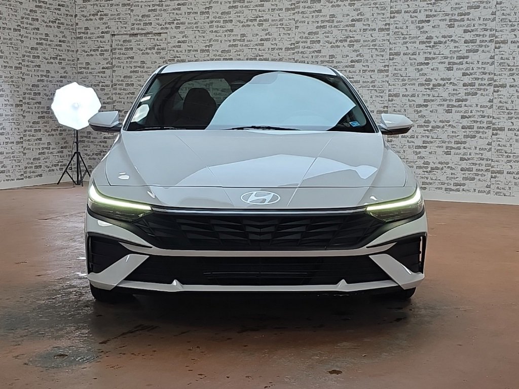 Certified 2024 Hyundai Elantra SEL image 2