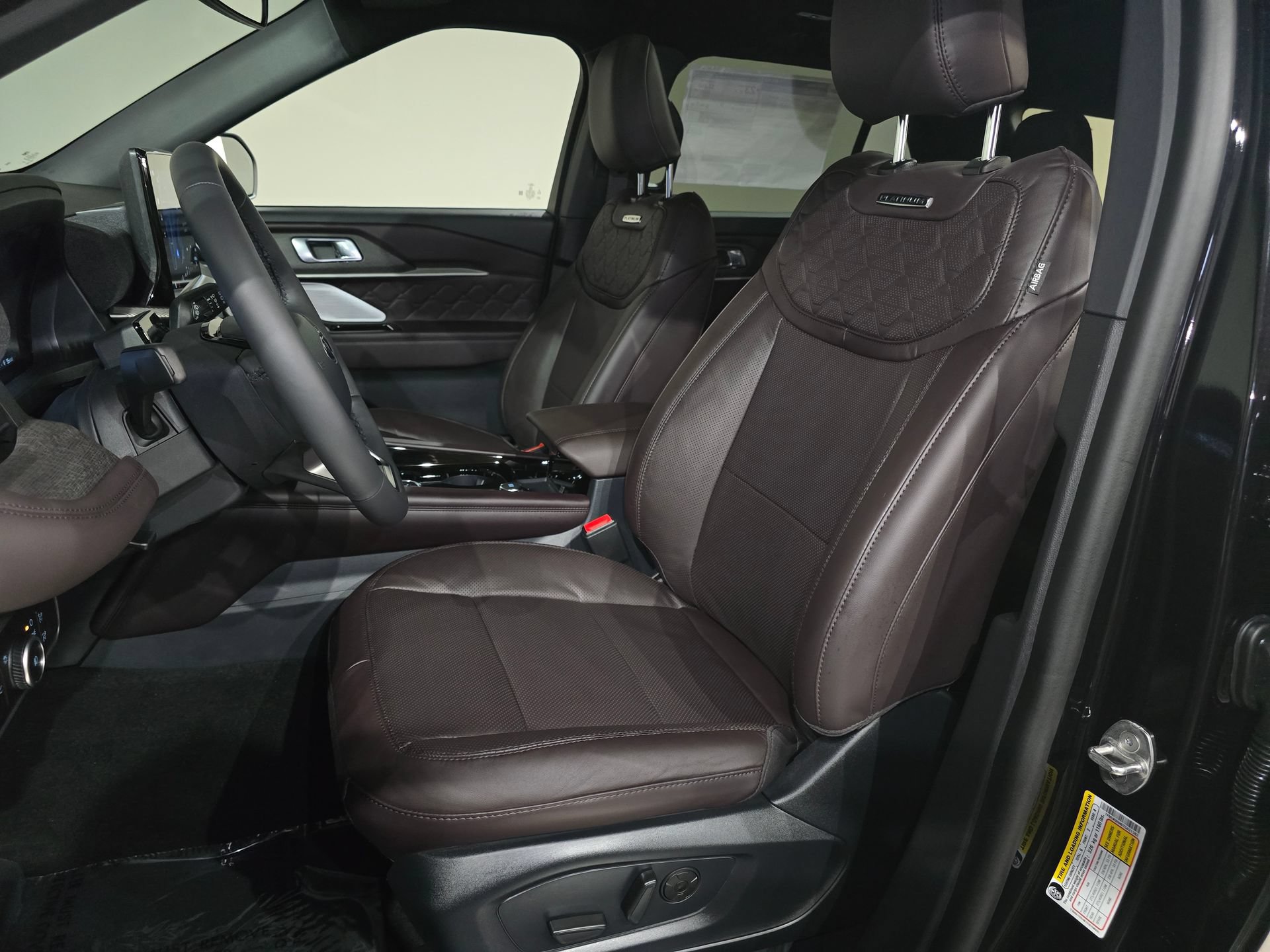 New 2026 Ford Explorer Platinum w/ LUX Leather Package AWD/4WD image 27