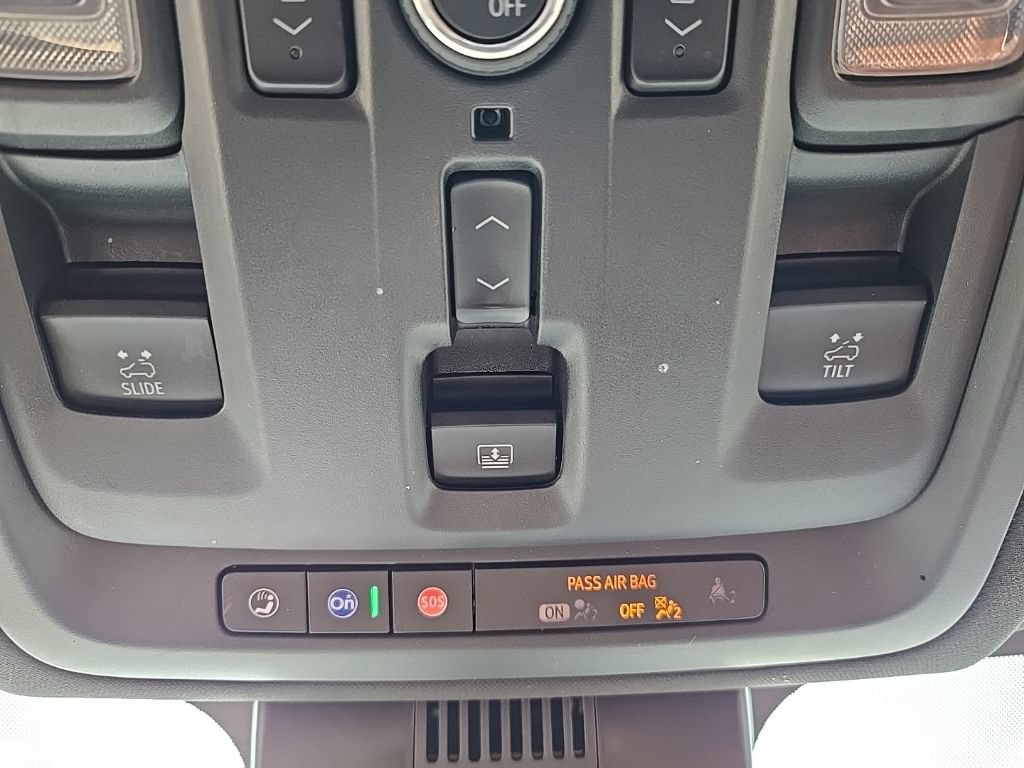 Used 2023 GMC Yukon Denali Ultimate w/ LPO, Floor Liner Package AWD/4WD image 50