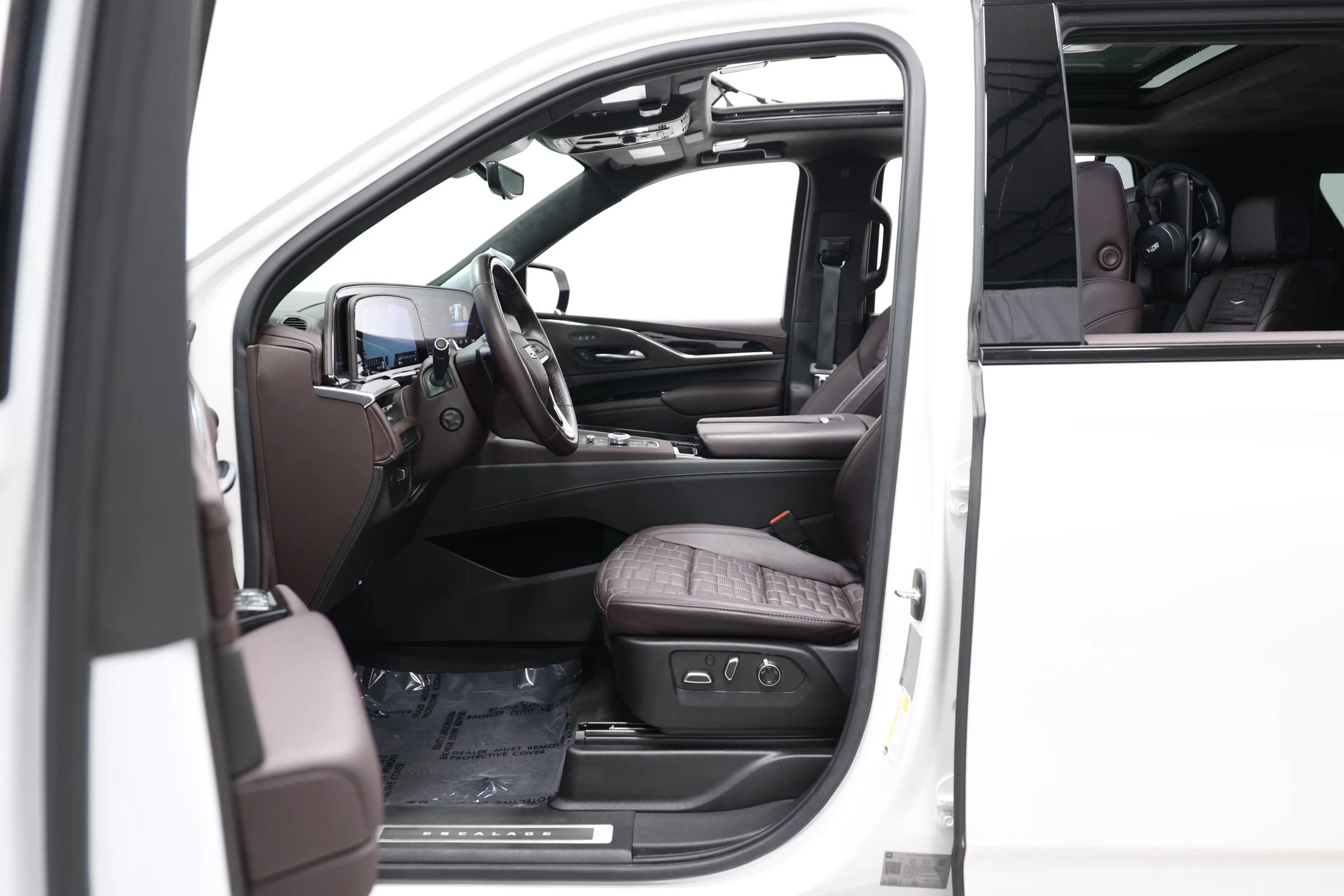 Used 2023 Cadillac Escalade Sport Platinum w/ LPO, ONYX Package RWD image 13