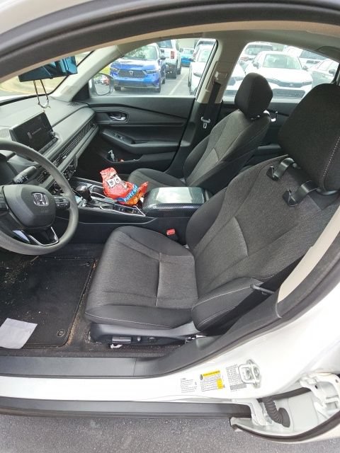 Used 2024 Honda Accord EX image 11