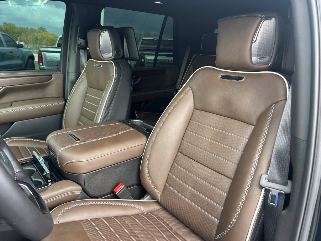 Used 2026 GMC Yukon Denali Ultimate AWD/4WD image 17