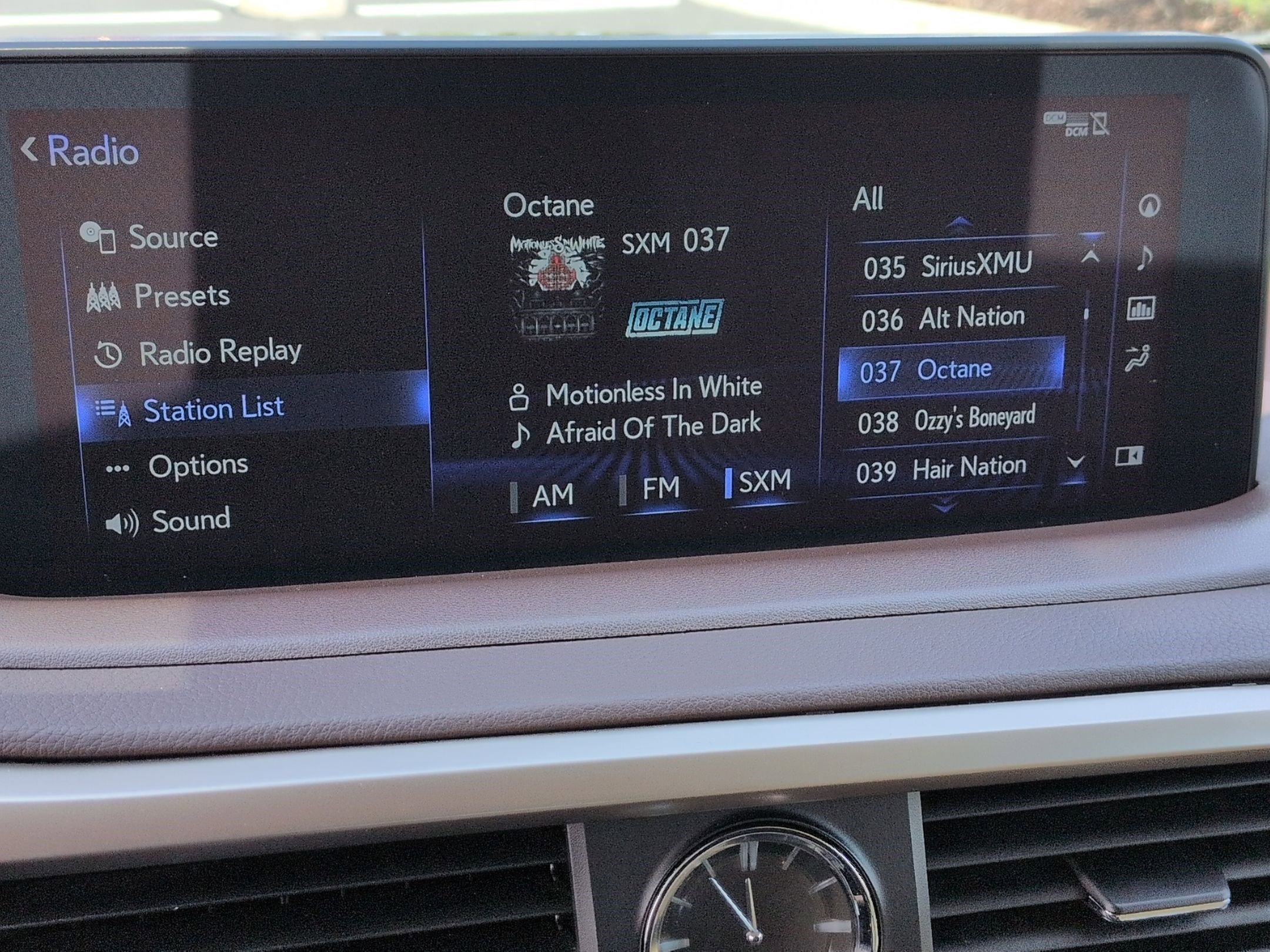 Used 2020 Lexus RX 450h AWD w/ Luxury Package image 23