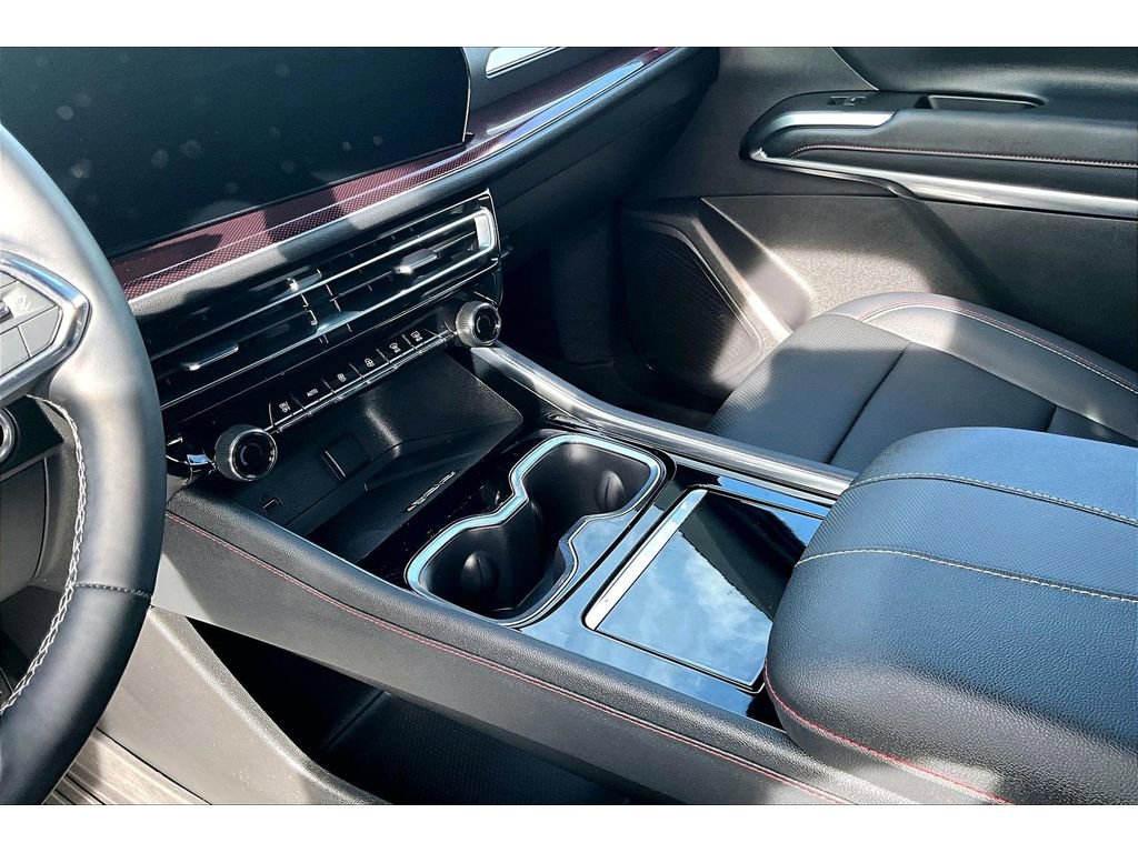 Used 2024 Chevrolet Traverse Z71 w/ LPO, Floor Liner Package image 15